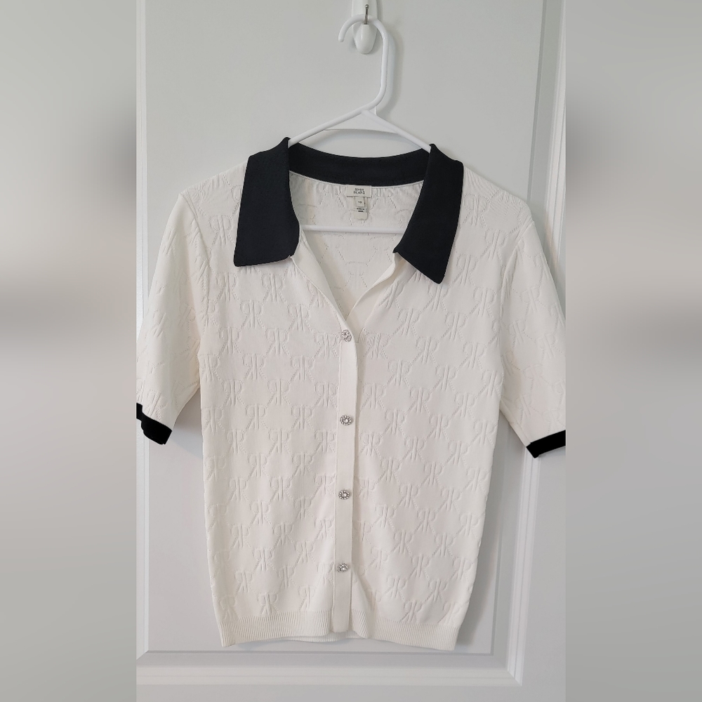River Island white top with black collar